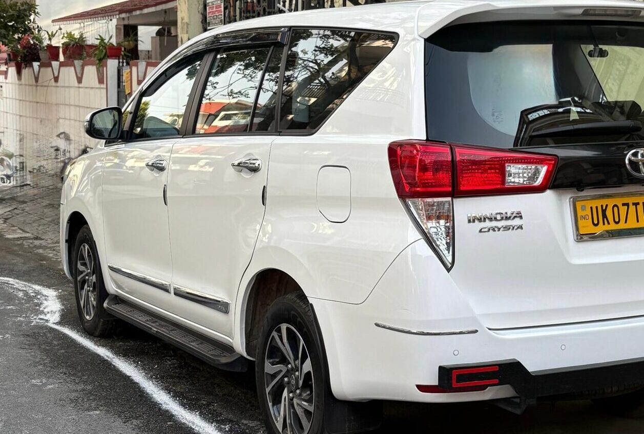 Innova Crysta car for rent in dehradun